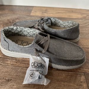 Grey sparkle hey dudes